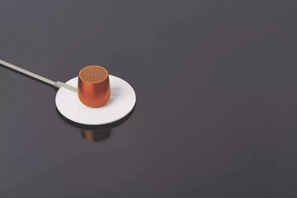 LEXON Audio / Réveils / Photo^Enceinte Bluetooth Mino + Orange